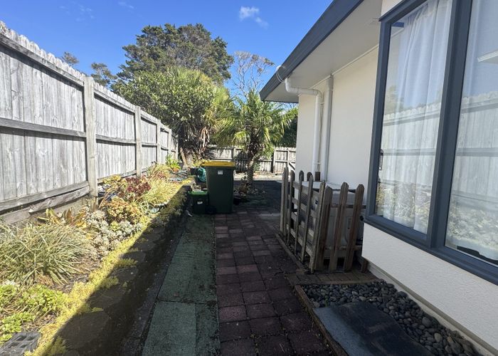  at 4/26 Roanoke Way, Albany, North Shore City, Auckland