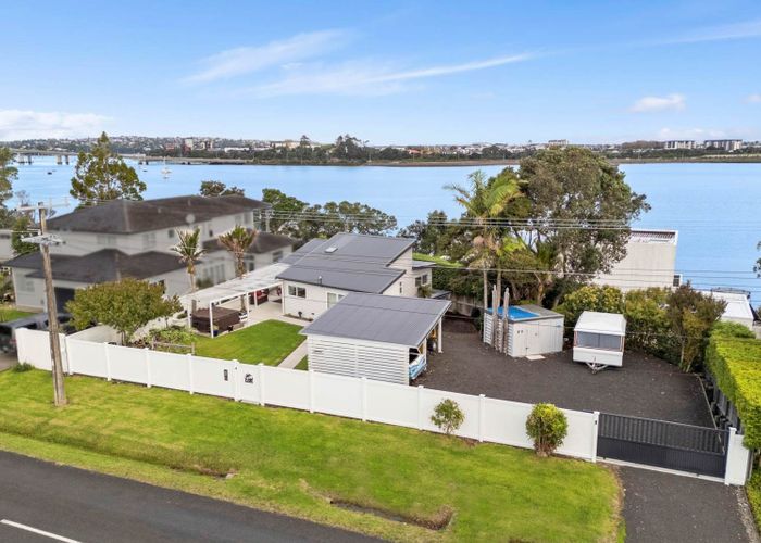  at 67 Ferry Parade, Herald Island, Waitakere City, Auckland