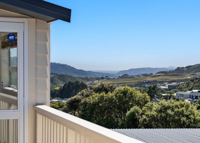  at 32 Brooker Grove, Newlands, Wellington, Wellington