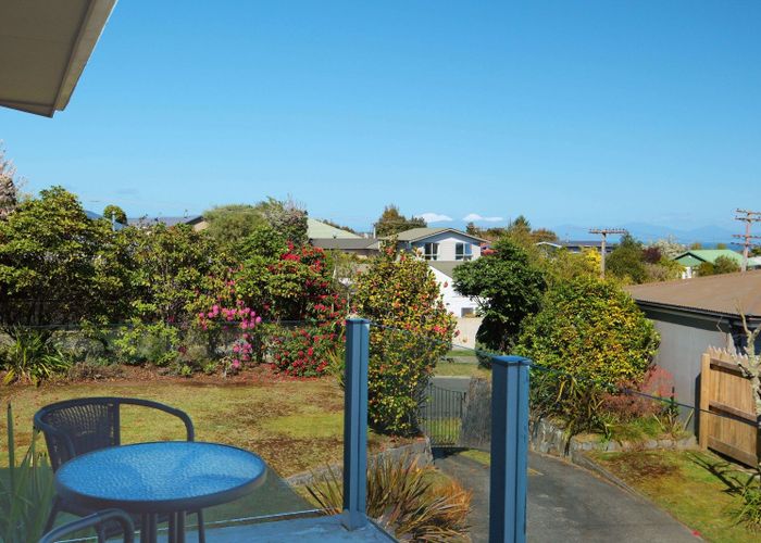  at 4 Weka Road, Waipahihi, Taupo