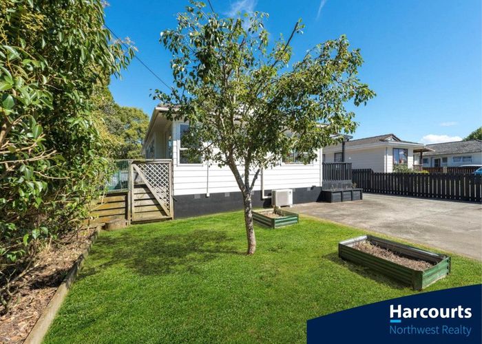  at 16 Glen Road, Ranui, Auckland