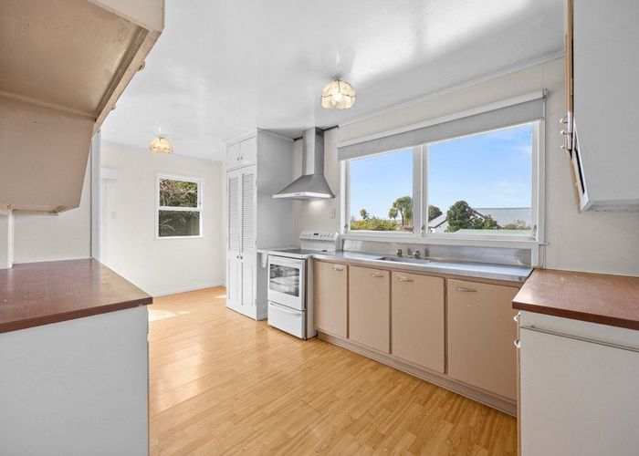  at 44 Ellesmere Crescent, Pakuranga Heights, Manukau City, Auckland
