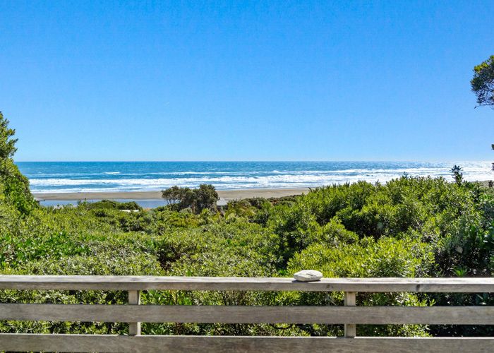  at 72 Garden Road, Piha, Waitakere City, Auckland
