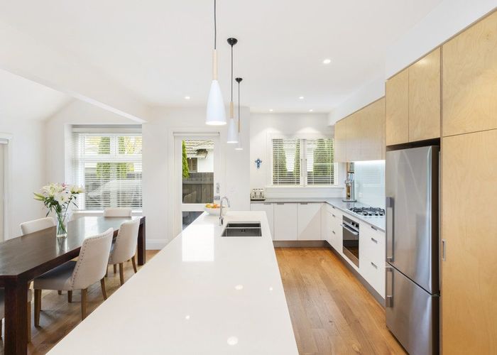  at 111 St Andrews Square, Strowan, Christchurch City, Canterbury