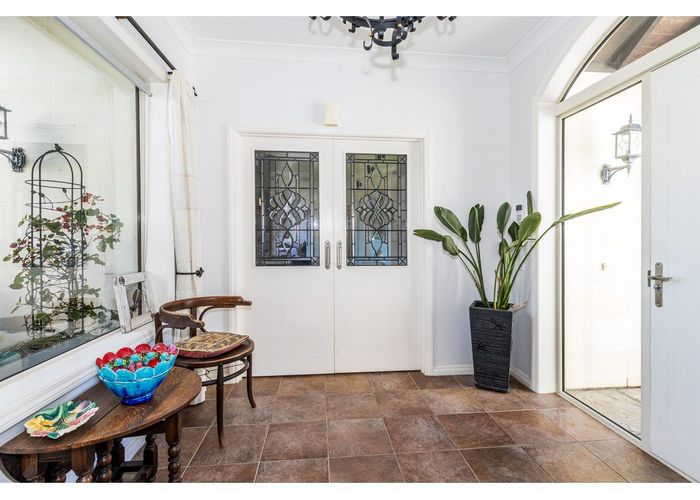  at 260 Spur Road, Hadlow