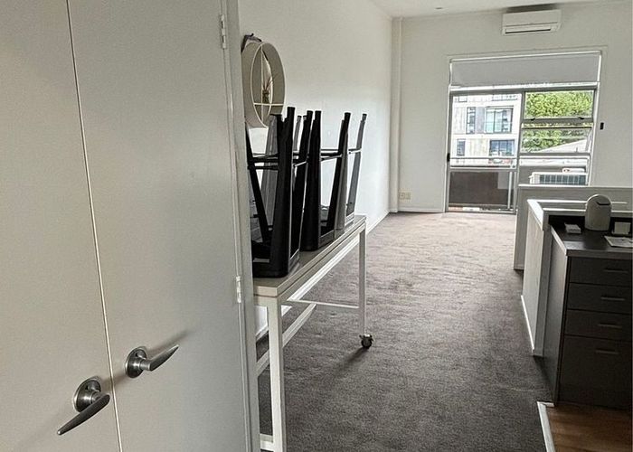  at 8/3 Ngahura Street, Eden Terrace, Auckland City, Auckland