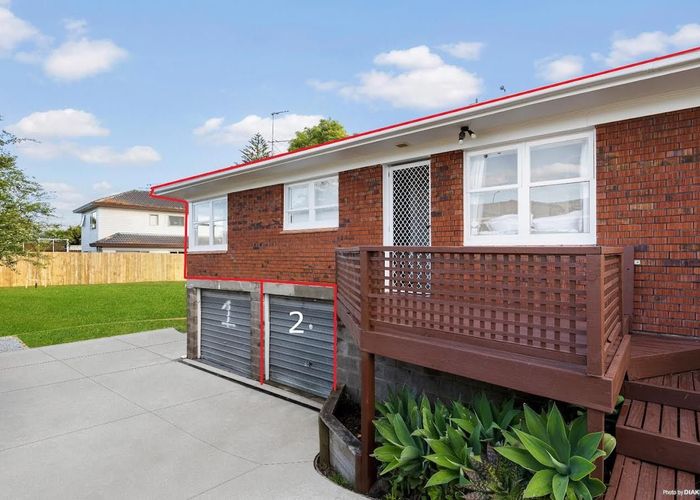  at 2/4 Roseburn Place, Pakuranga, Manukau City, Auckland