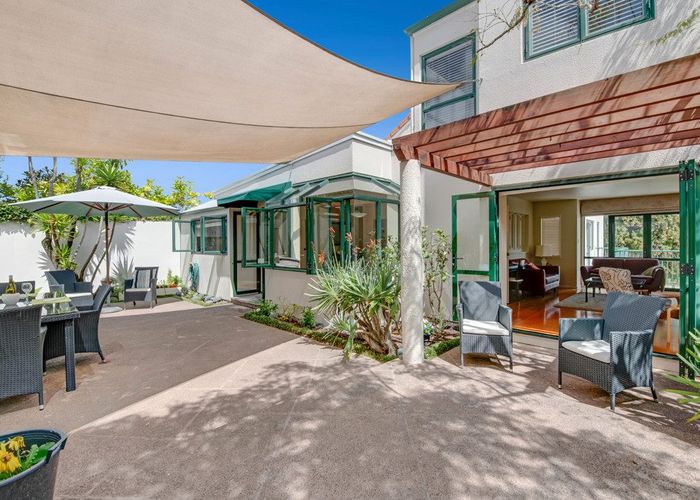  at 2/111 Beach Road, Castor Bay, Auckland