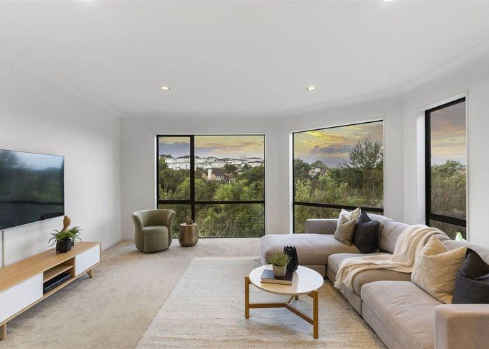  at 31 Trotting Terrace, Fairview Heights, North Shore City, Auckland