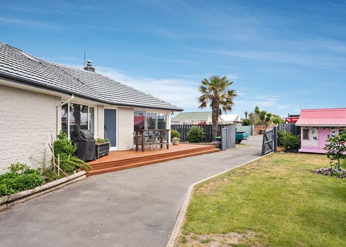  at 82 Effingham Street, North New Brighton, Christchurch City, Canterbury