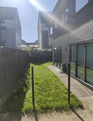  at 7B Holland Avenue, Point England, Auckland