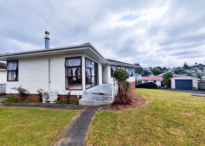 For rent 11 Manapouri Place, Pakuranga Heights, Manukau City