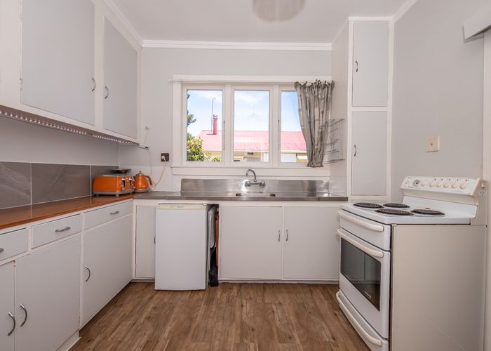  at 14 Mcgill Street, Waimangaroa