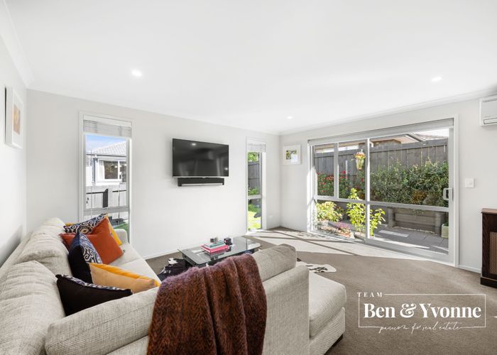  at 90A Barrack Road, Mount Wellington, Auckland City, Auckland