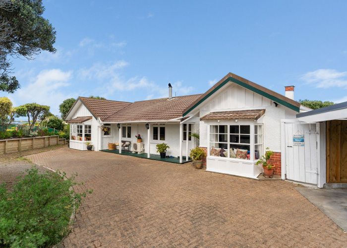  at 53 Tasman Road, Otaki Beach, Otaki