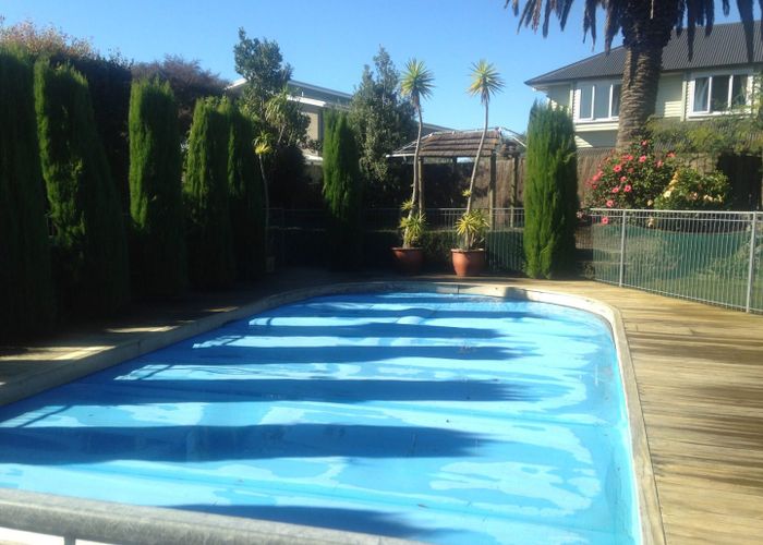  at 8 Boyd Avenue, Mangere Bridge, Auckland