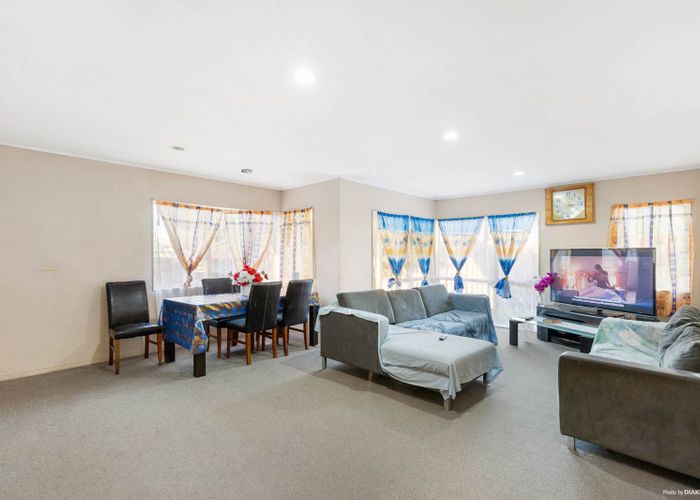  at 24 Naylors Drive, Mangere, Auckland