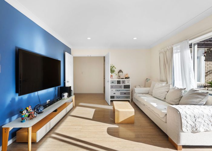 at 1/15 Penruddocke Road, Half Moon Bay, Manukau City, Auckland