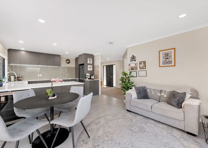  at 43 Newbliss Crescent, Dannemora, Manukau City, Auckland