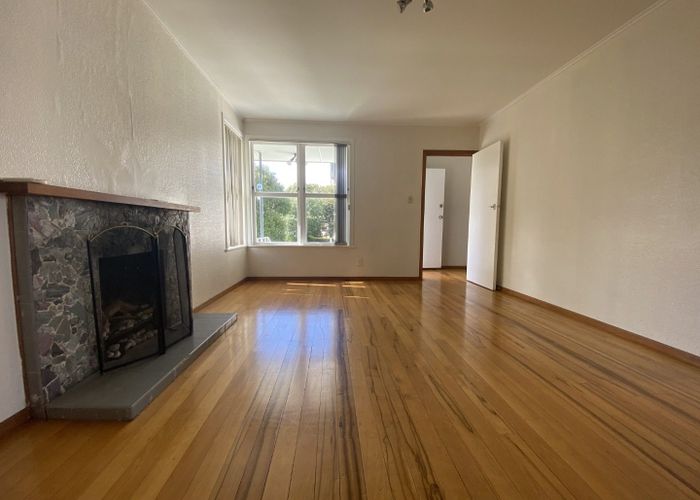  at 5 Segedin Place, Glenfield, North Shore City, Auckland