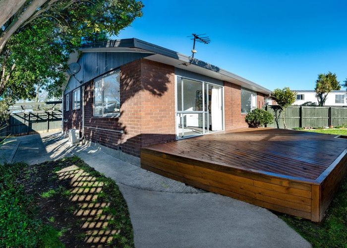  at 2/11 Hersham Place, Bromley, Christchurch