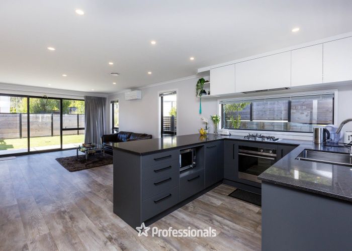  at 2 Dahl Drive, Wallaceville, Upper Hutt, Wellington