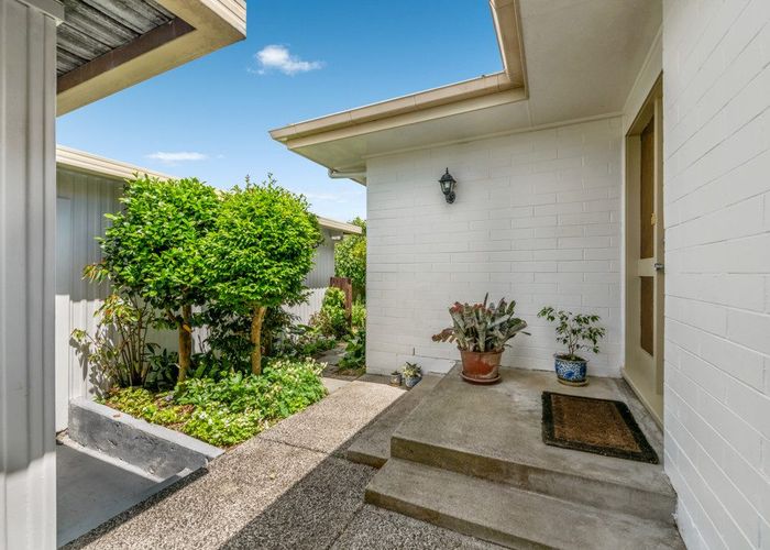  at 17 Jane Gifford Place, Half Moon Bay, Auckland