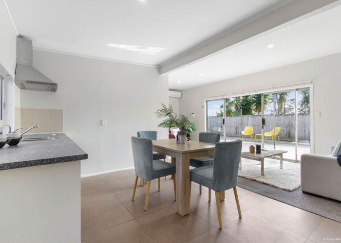  at A/135C Rosier Rd, Glen Eden, Waitakere City, Auckland