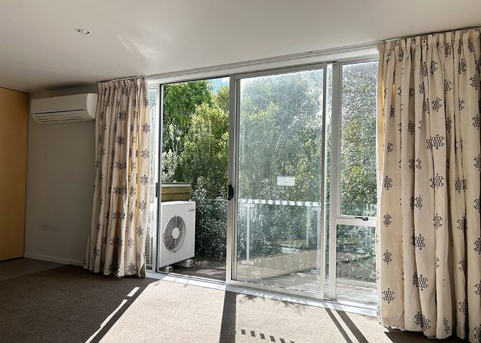  at 6 Tussock Lane, Mount Pleasant, Christchurch City, Canterbury