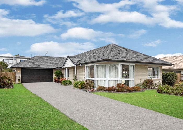  at 8 Headcorn Place, Botany Downs, Manukau City, Auckland