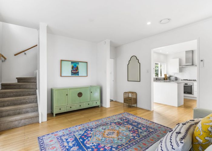  at 2/23 Seaview Avenue, Northcote, North Shore City, Auckland