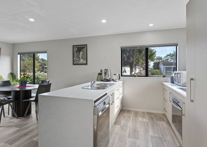  at 25 Rosewood Place, Paraparaumu