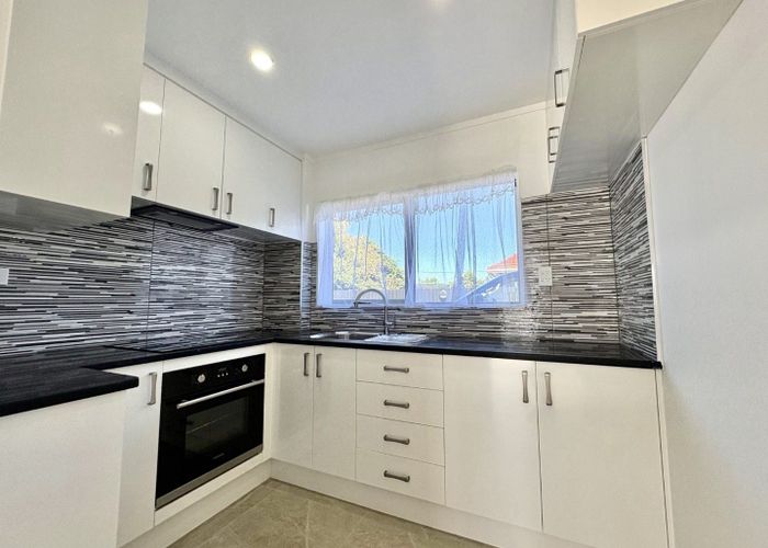  at 2/113 Avenue Road, Otahuhu, Auckland