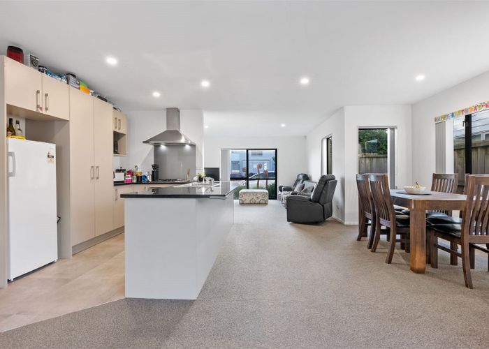 at 37 Treestump Road, Takanini