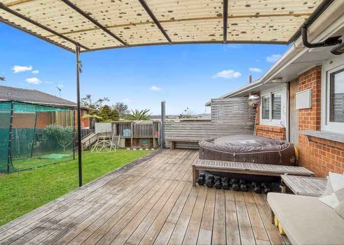  at 32 Chatsworth Crescent, Pakuranga Heights, Manukau City, Auckland