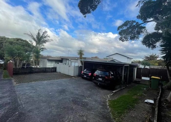  at 194 Cook Street, Howick, Manukau City, Auckland