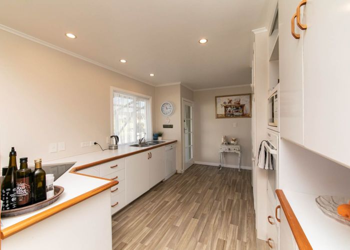  at 100 Rosier Road, Glen Eden, Auckland