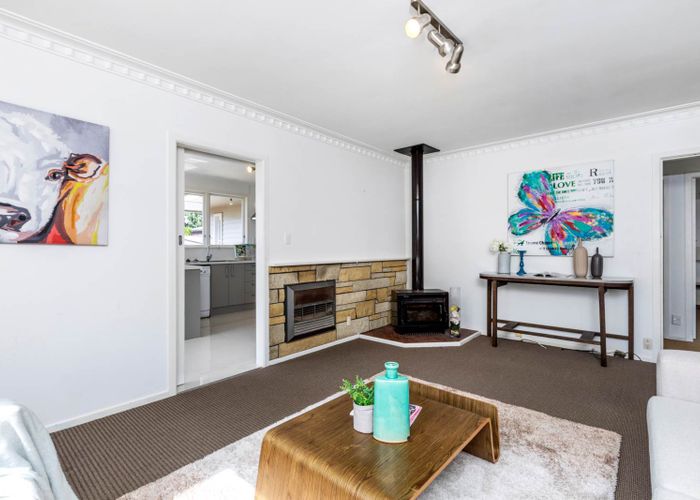  at 14 Sunhaven Avenue, Glenfield, Auckland