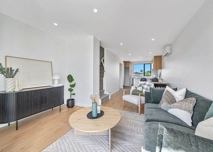  at 16/1 Oteha Valley Road, Albany, North Shore City, Auckland