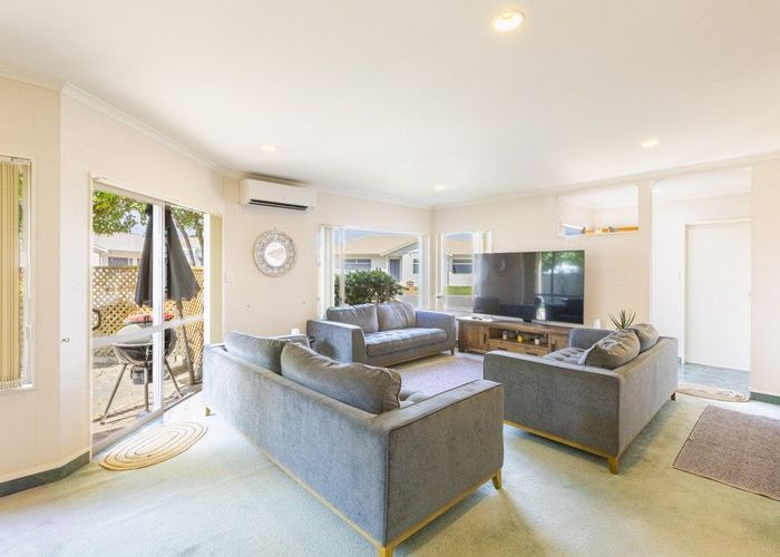  at 6 Ellerslie Place, Taradale, Napier