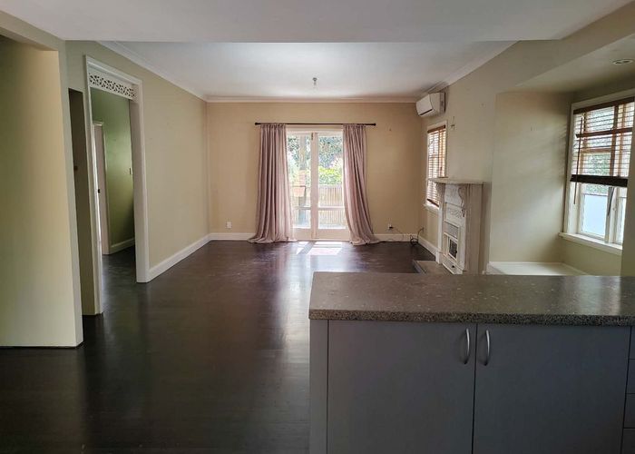  at 10 Neptune Avenue, Beach Haven, Auckland