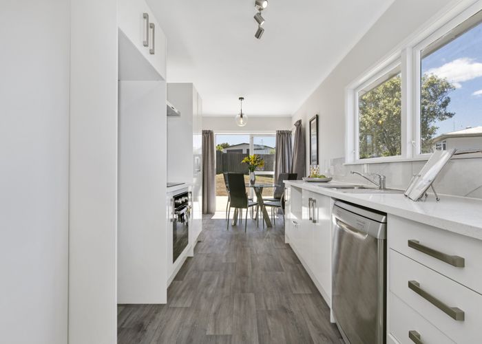  at 8 Frangipani Avenue, Manurewa, Auckland