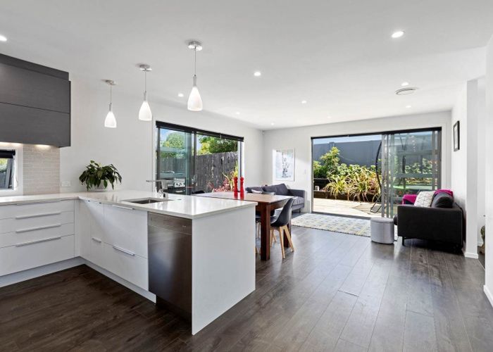  at 68 Arran Road, Browns Bay, Auckland