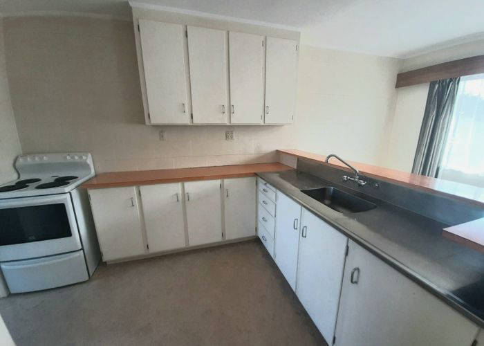  at 8/30 Fairview Road, Mount Eden, Auckland City, Auckland