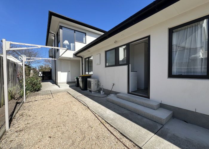  at 2/129 Aikmans Road, Merivale, Christchurch City, Canterbury