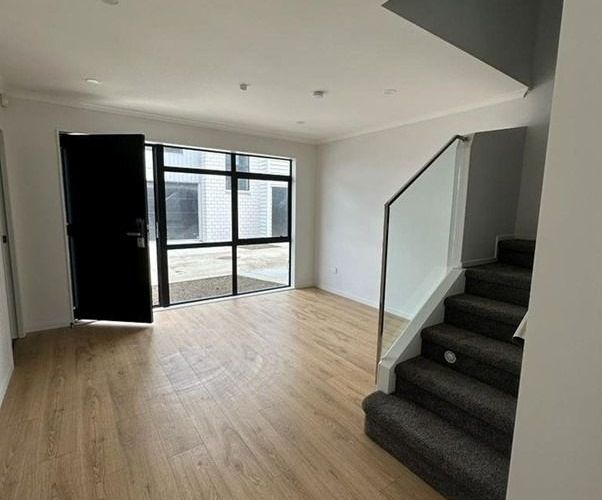  at 570D Great South Road, Papatoetoe, Manukau City, Auckland