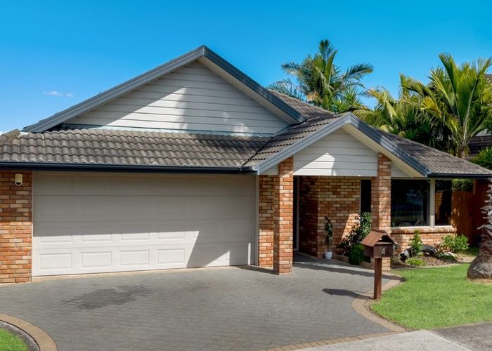  at 4 Strundeen Close, Flat Bush, Auckland