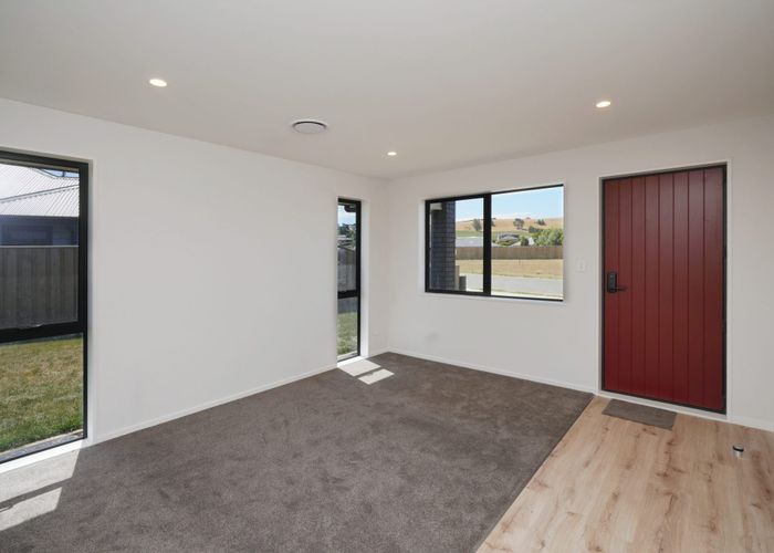  at 18 Foster Place, Mount Pisa