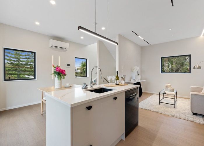  at 1/36 William Souter Street, Forrest Hill, North Shore City, Auckland