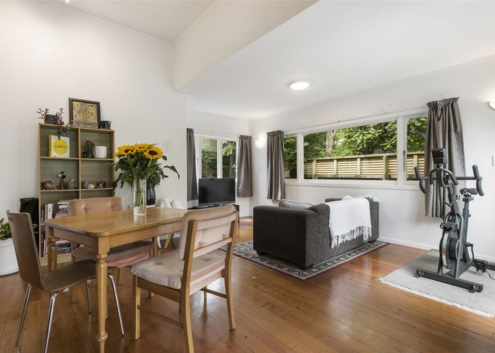  at 2 Leslie Avenue, Sandringham, Auckland